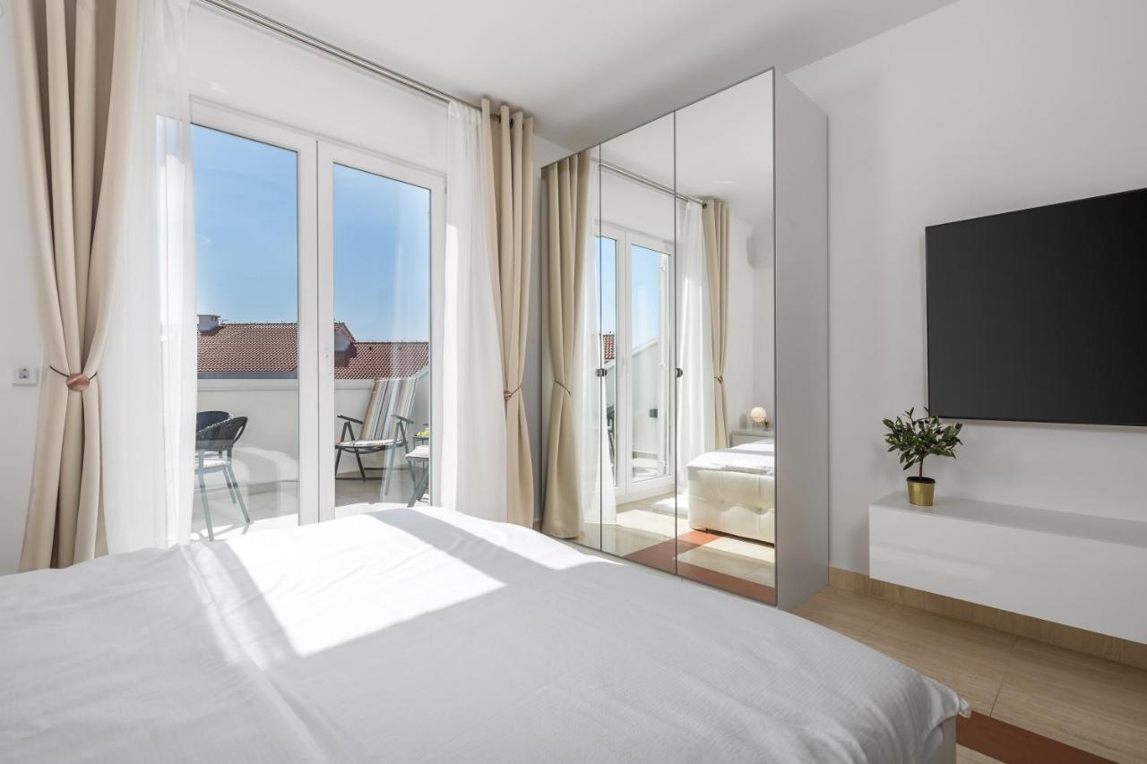 Luxury Studio Apartment Honeymoon เซลเซ ภายนอก รูปภาพ