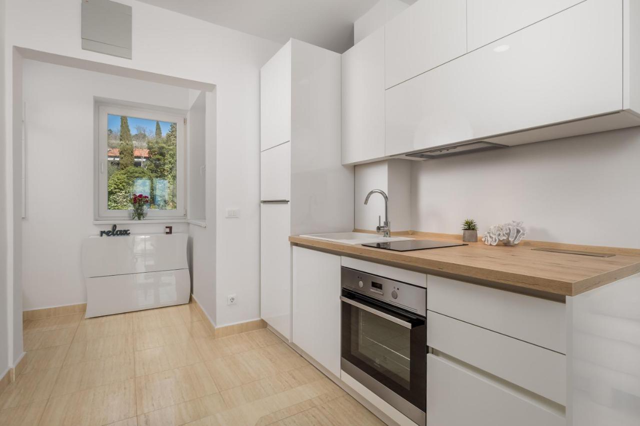 Luxury Studio Apartment Honeymoon เซลเซ ภายนอก รูปภาพ